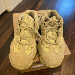 Adidas Yeezy 500 in super moon